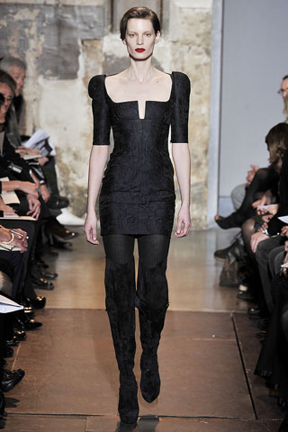 Vestido negro escote cuadrado Antonio Berardi